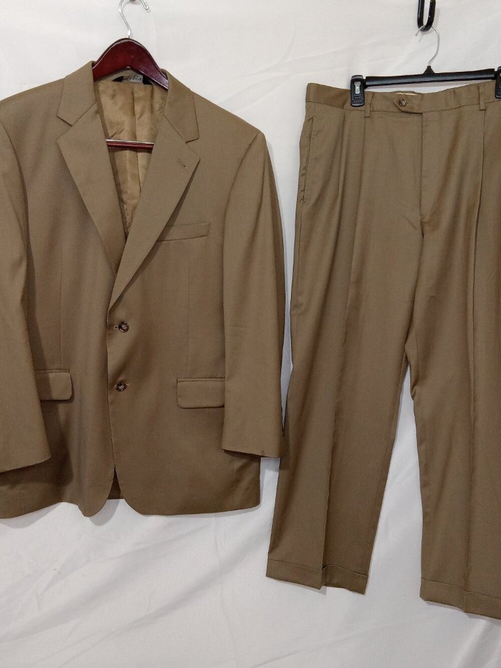 Jos A. Bank Signature Collection 100% Wool Suit 42R 36x28 Tan Brown Pleated